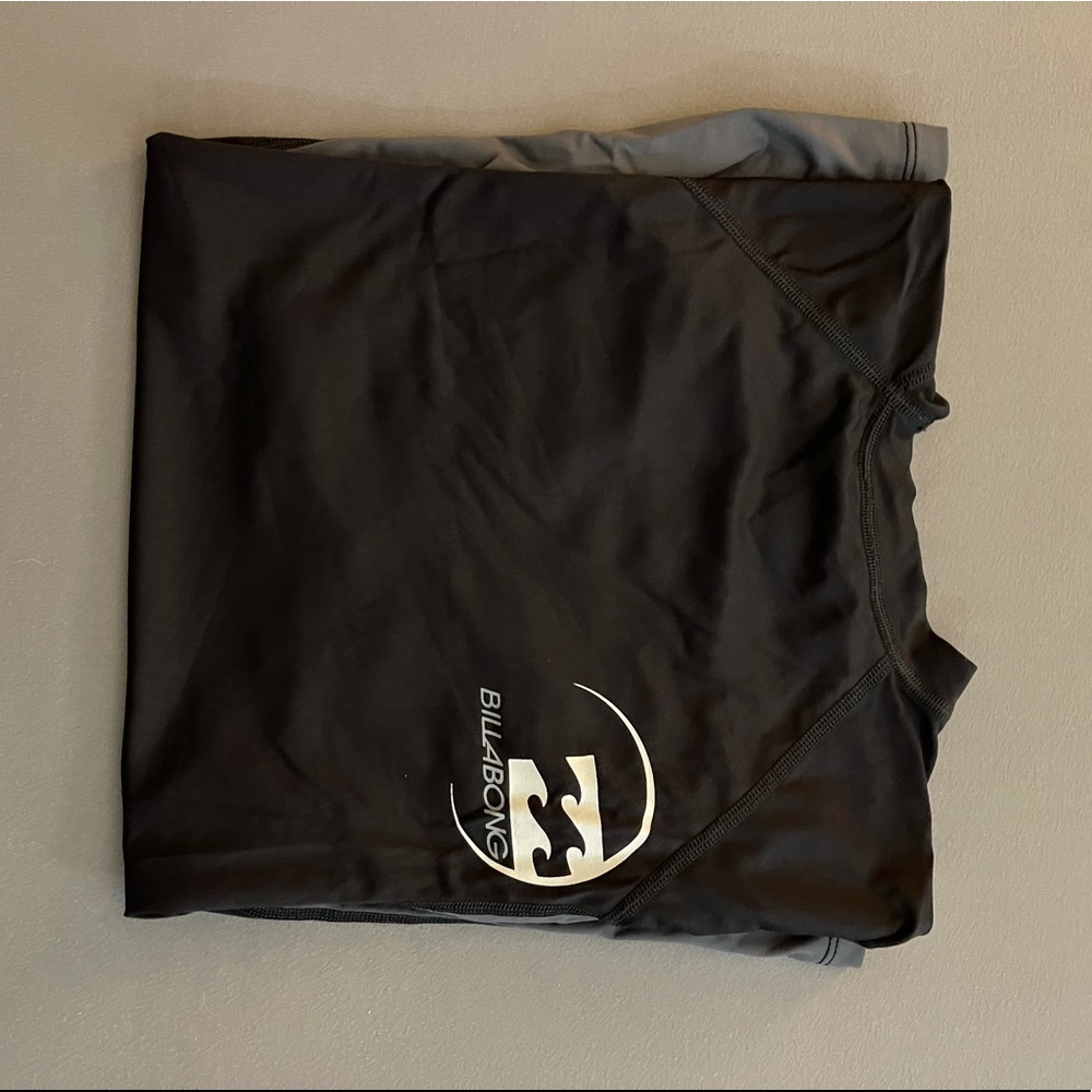 Billabong rash guard